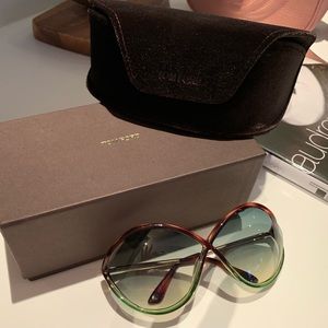 NWT TOM FORD CLASSIC SUNGLASSES AUTHENTIC